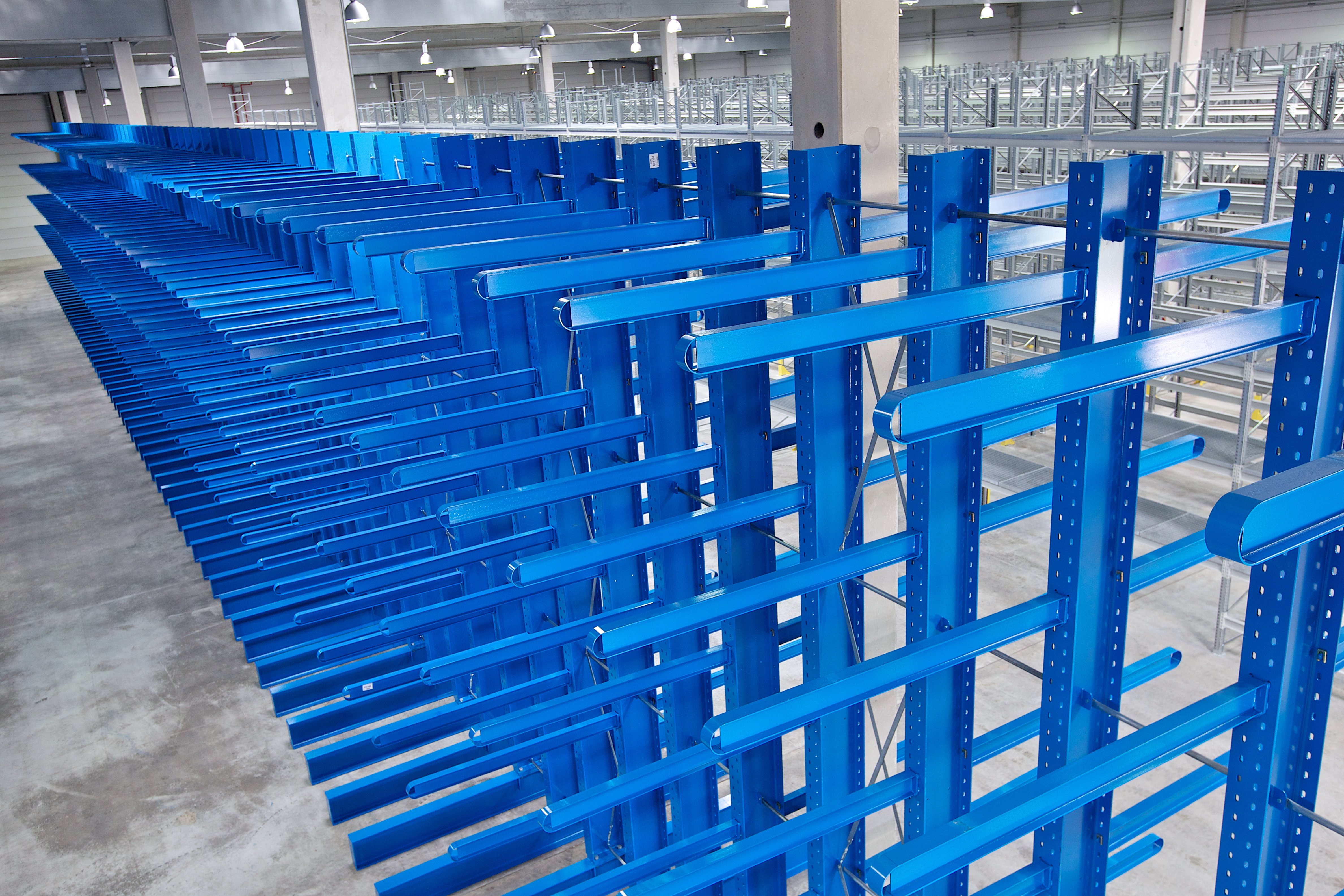 [Translate "Poland"] Cantilever racking system by OHRA