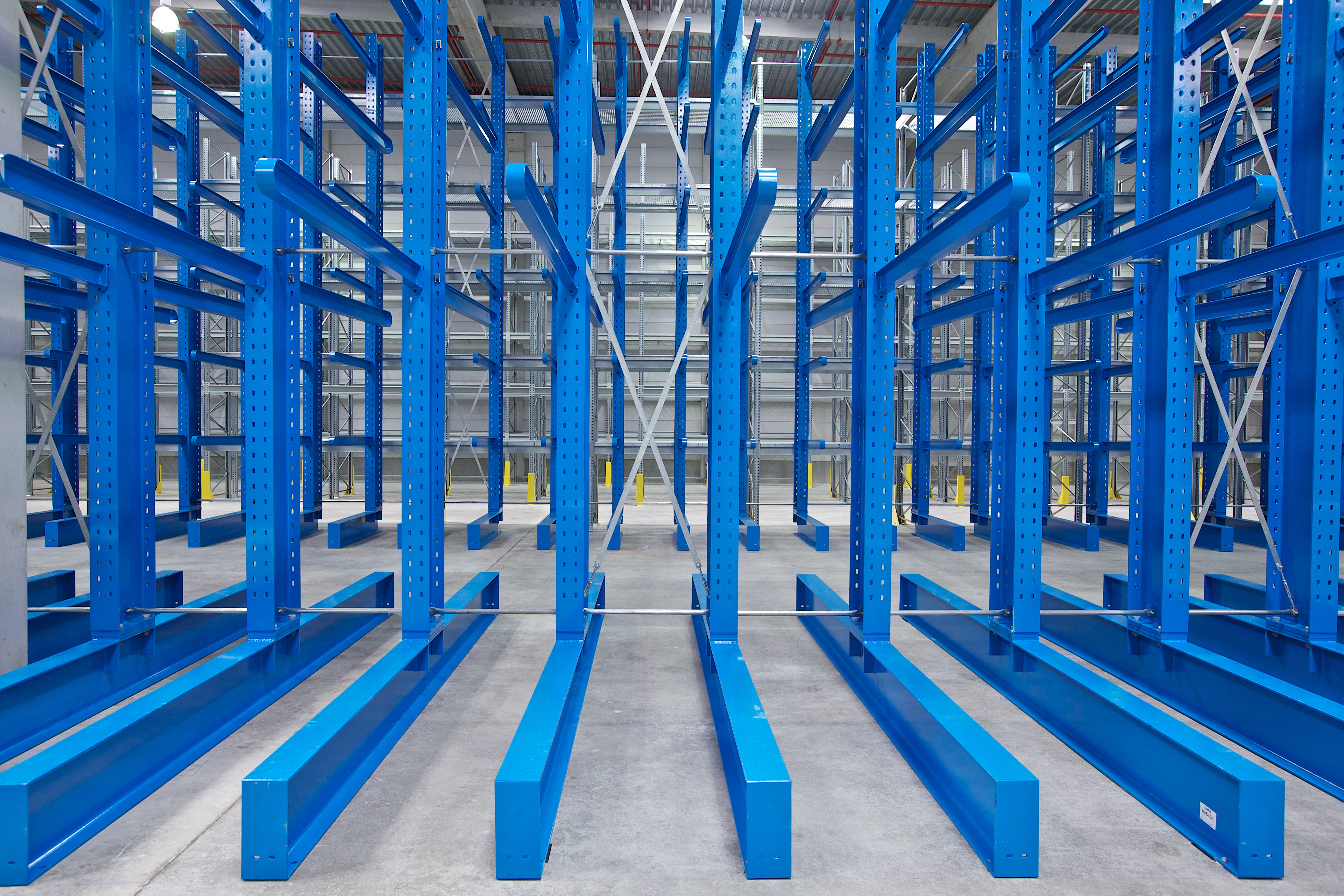 [Translate "Poland"] Cantilever racking system by OHRA