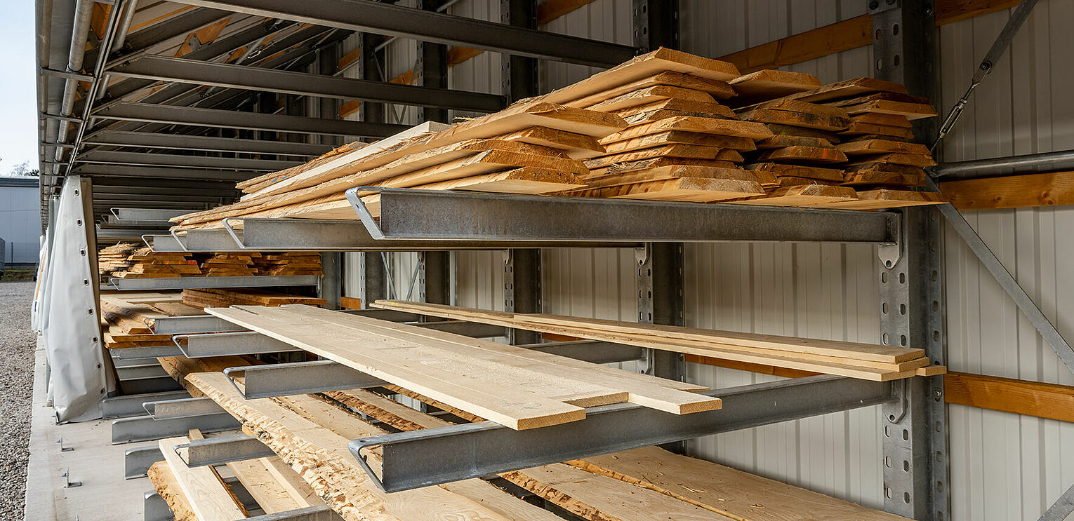 [Translate "Poland"] Cantilever racking timber trade